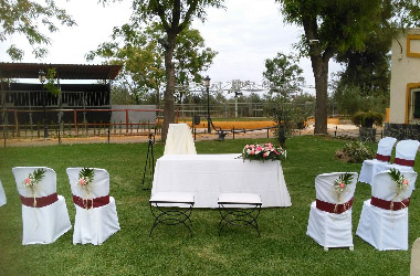 altar-aire-libre arreglos florales bodas en sevilla